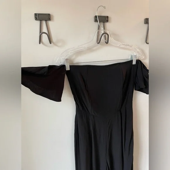 Cupcakes and Cashmere, women’s 4, black fitted jumper with short flutter sleeves - Picture 7 of 9